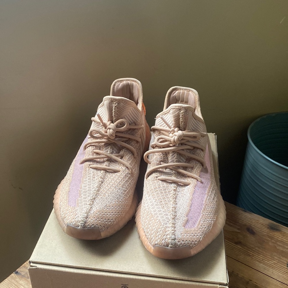 Yeezy Boost 350 V2